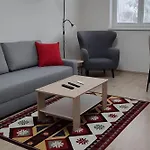 Big And Sunny Apartment With Great Acces To Center